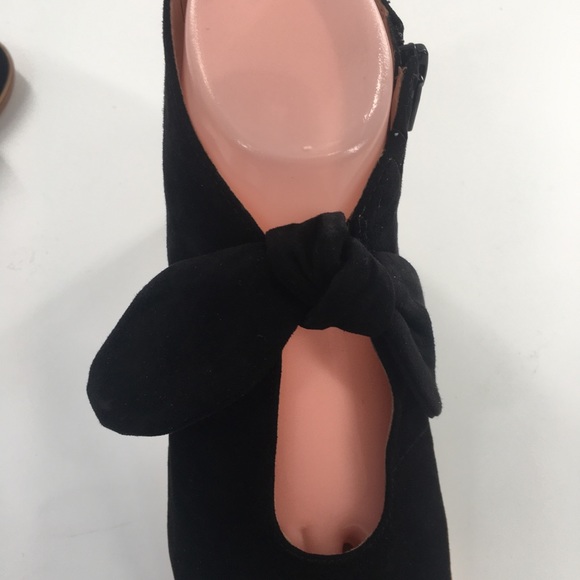 NWT Bernardo Luna Black Suede Booties Sandals Bow - Picture 7 of 9